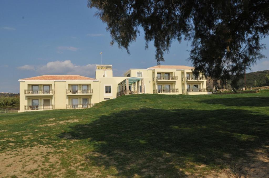 אפרטהוטל מת'וני Finiki Plaza מראה חיצוני תמונה